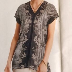 CAbi Navy and Floral Popover‎ Yacht Top Size small